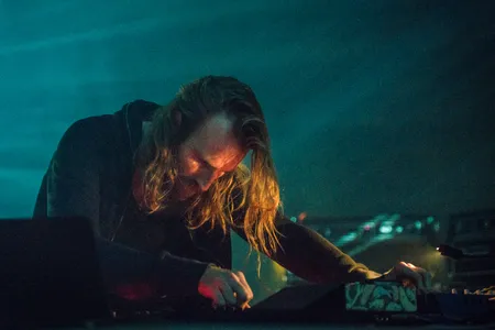 Ben Frost in het Muziekgebouw aan 't IJ tijdens ADE 2017