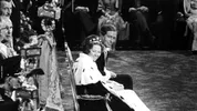 De zware jas van Beatrix still