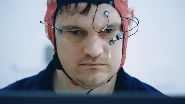 Als de nacht maar niet valt. De Nederlandse Maarten doet mee aan een onderzoek om een volgende psychose te voorkomen.