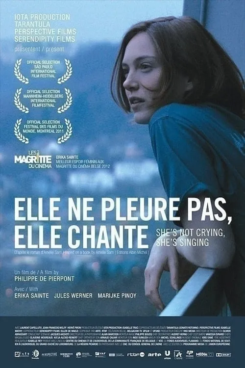 Elle ne pleure pas, elle chante poster