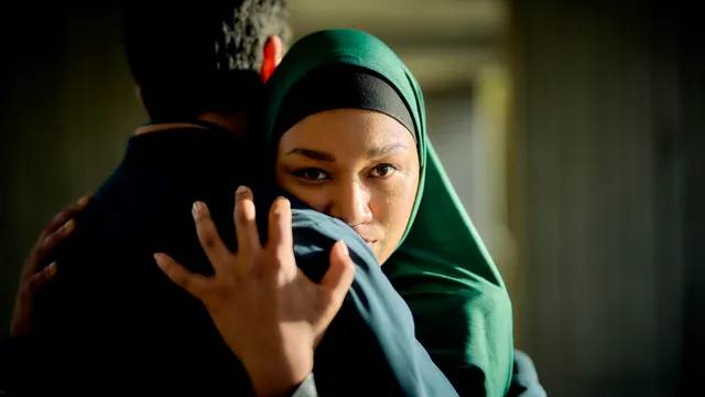 Laura (Zoë Love Smith)