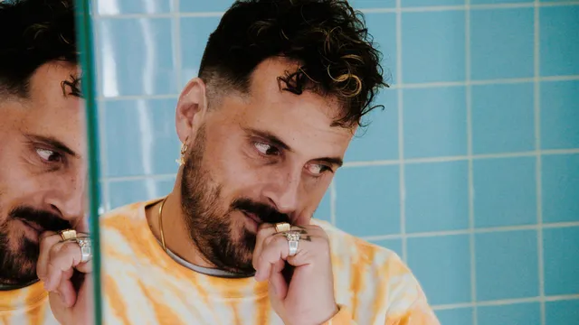 Portretfoto van Zwangere Guy