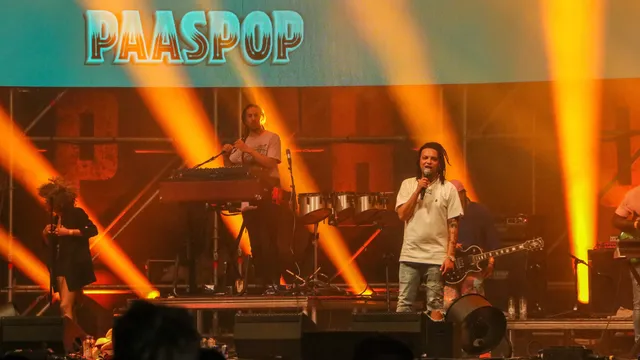 Ronnie Flex & The Fam op Paaspop 2022