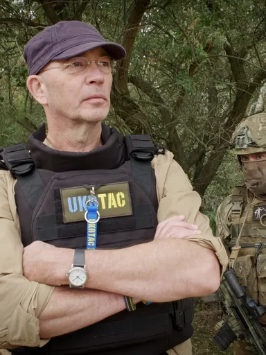 Still uit 'Konvooi' met Tommy Wieringa