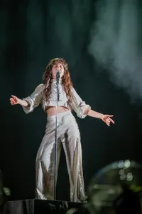 Eefje de Visser in de Bravo tijdens Lowlands 2026