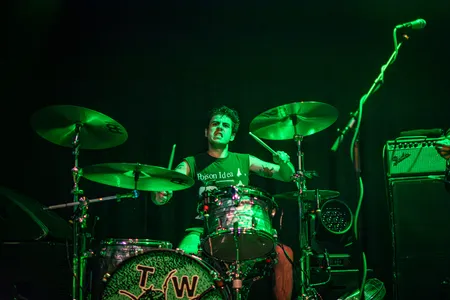 Frankie and the Witch Fingers