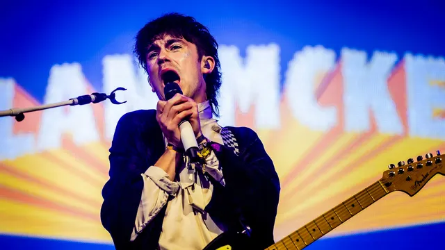 Declan McKenna in de India op Lowlands 2022
