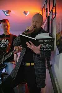 Punkpoëet Willem Hengeveld van Donder - Walk In Zutphen