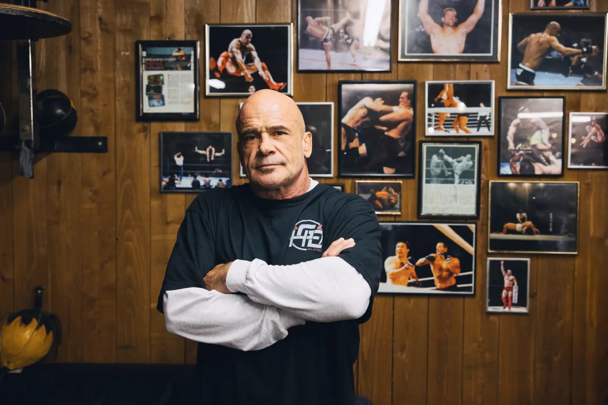 Bas Rutten speelt zichzelf in The Smashing Machine: 'Dwayne Johnson is een held voor mij'