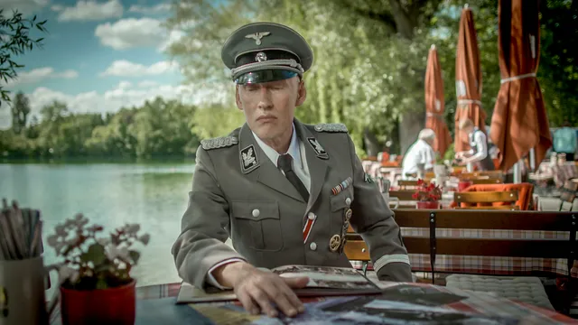Still uit de eerste aflevering van Himmlers hersens heten Heydrich. Voor gebruik op vpro.nl/hhhh.