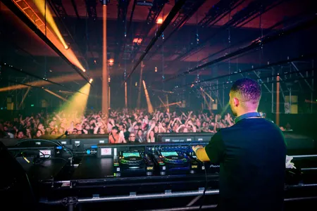 William Djoko bij DGTL in de Scheepsbouwloods tijdens ADE21