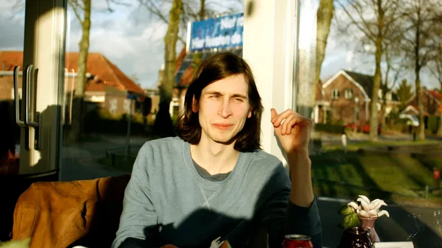 Niek, gitarist Nouveau Vélo