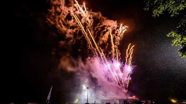 Vuurwerk backstage bij Editors op Best Kept Secret Festival 2016