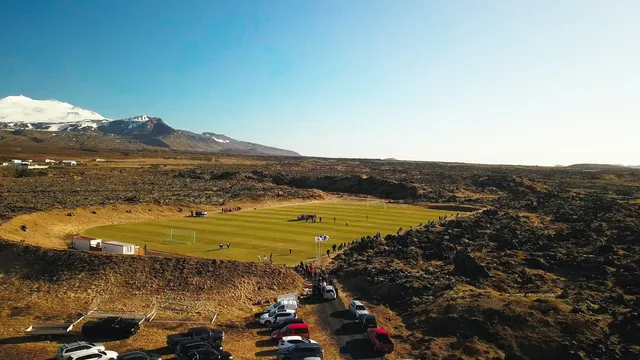 Still uit The Home Game