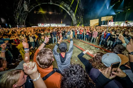 Circle pit in de Bravo bij Migos op Lowlands 2017