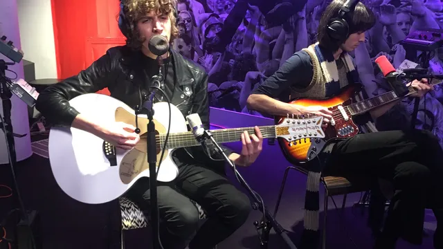 Temples live in 3voor12 Radio