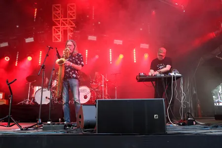 Neptunian Maximalism