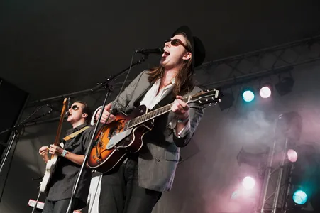 Jamie N Commons live op Lowlands 2012.