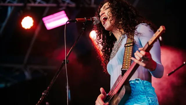 Bab L'Bluz live in de Lima op Lowlands 2022