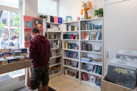 De K-pop corner in platenzaak Variaworld aan de Oudegracht