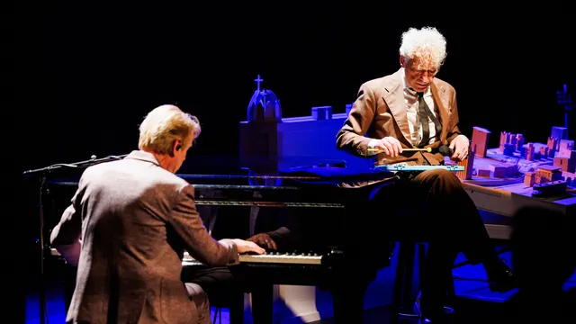 Spinvis & Lucas Oldeman in Schouwburg Tilburg