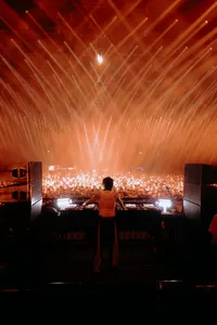 NENE H op Lowlands 2026