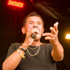 Winston Francis & Change The Mood