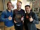 Arjen Lubach ontvangt de Zilveren Play Button