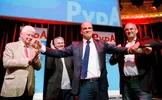 AMSTERDAM - PvdA-lijsttrekker Diederik Samsom en (VLNR) Wim Kok, Wouter Bos en Job Cohen op de uitslagenavond van de PvdA in Paradiso. ANP ROBIN UTRECHT