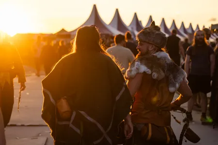 Bezoekers bij Castlefest