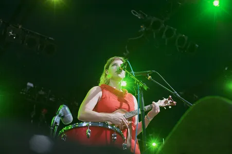 tUnE-yArDs live op Lowlands 2012.