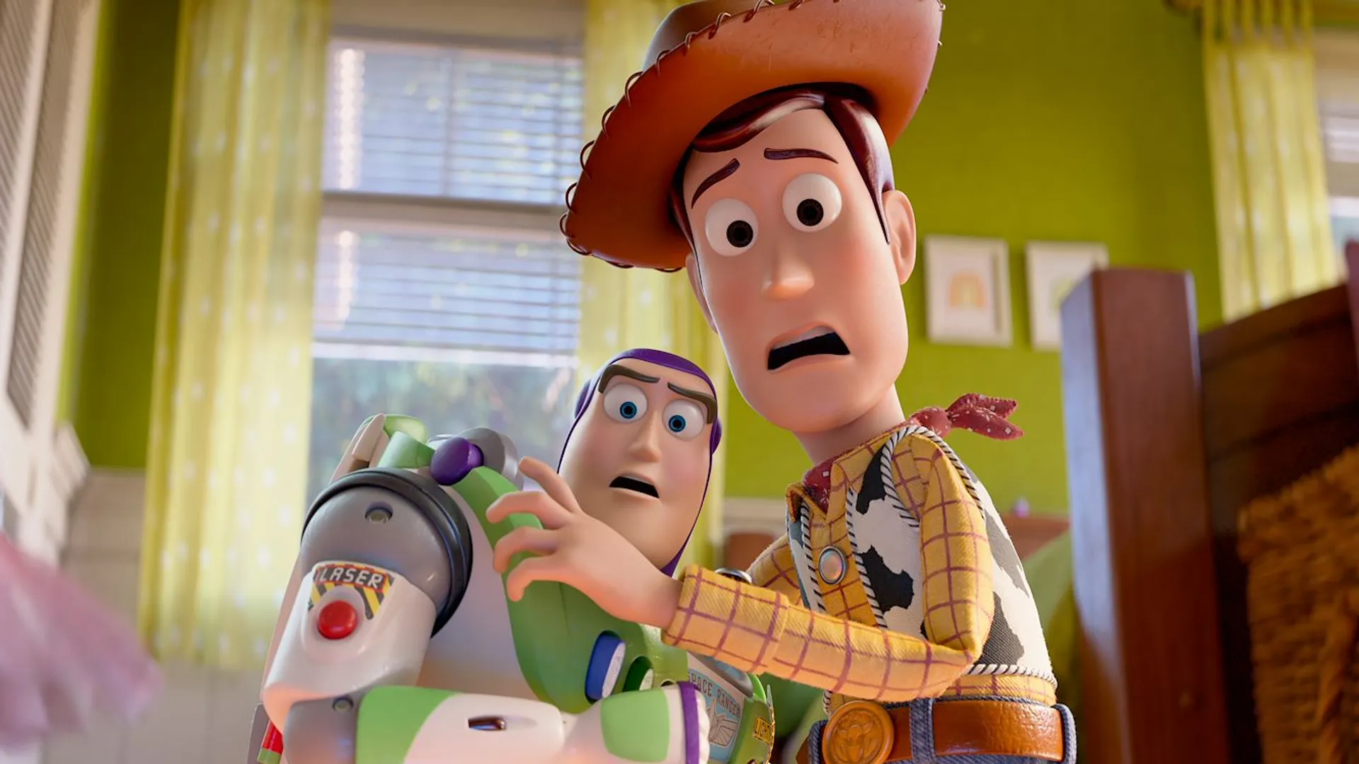 Buzz Lightyear en Woody in Toy Story 5