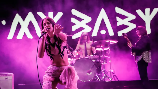 My Baby live op Lowlands 2025