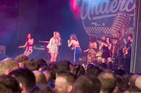 Spice Girls - Undercovertent