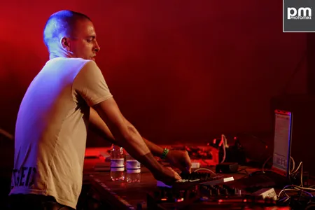 Nijmeegsche Elektronische Waar