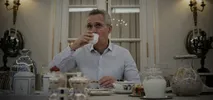 Jens Stoltenberg zit aan de ontbijttafel.