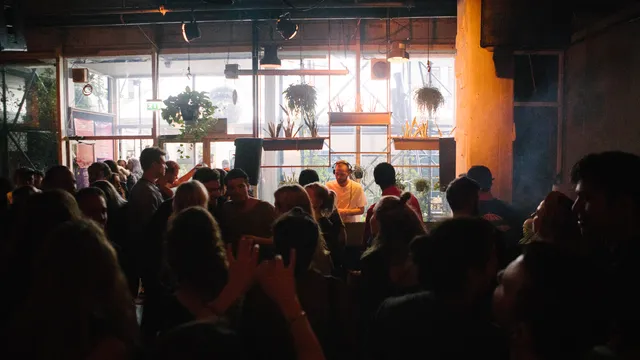 Breakfast Club in Radion