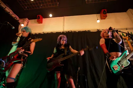 IDLEYES @ De Kromme Haring