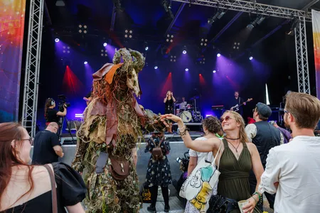 Dansend tweetal bij Castlefest