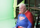 2Doc: A Bunch of Amateurs, Harry als Superman