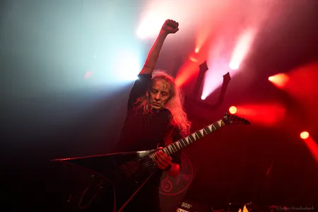 De gitarist van Ruïm in Iduna