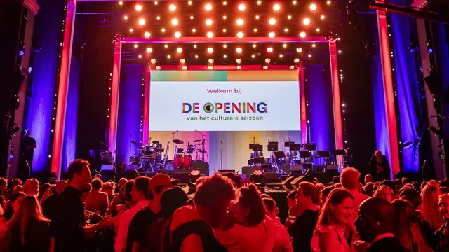 DE OPENING