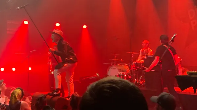 Shantel en Bucovina Club Soundsystem op het podium