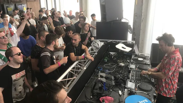 Jackmaster in de A'DAM-toren tijdens de nonstop afterparty van ADE 2017