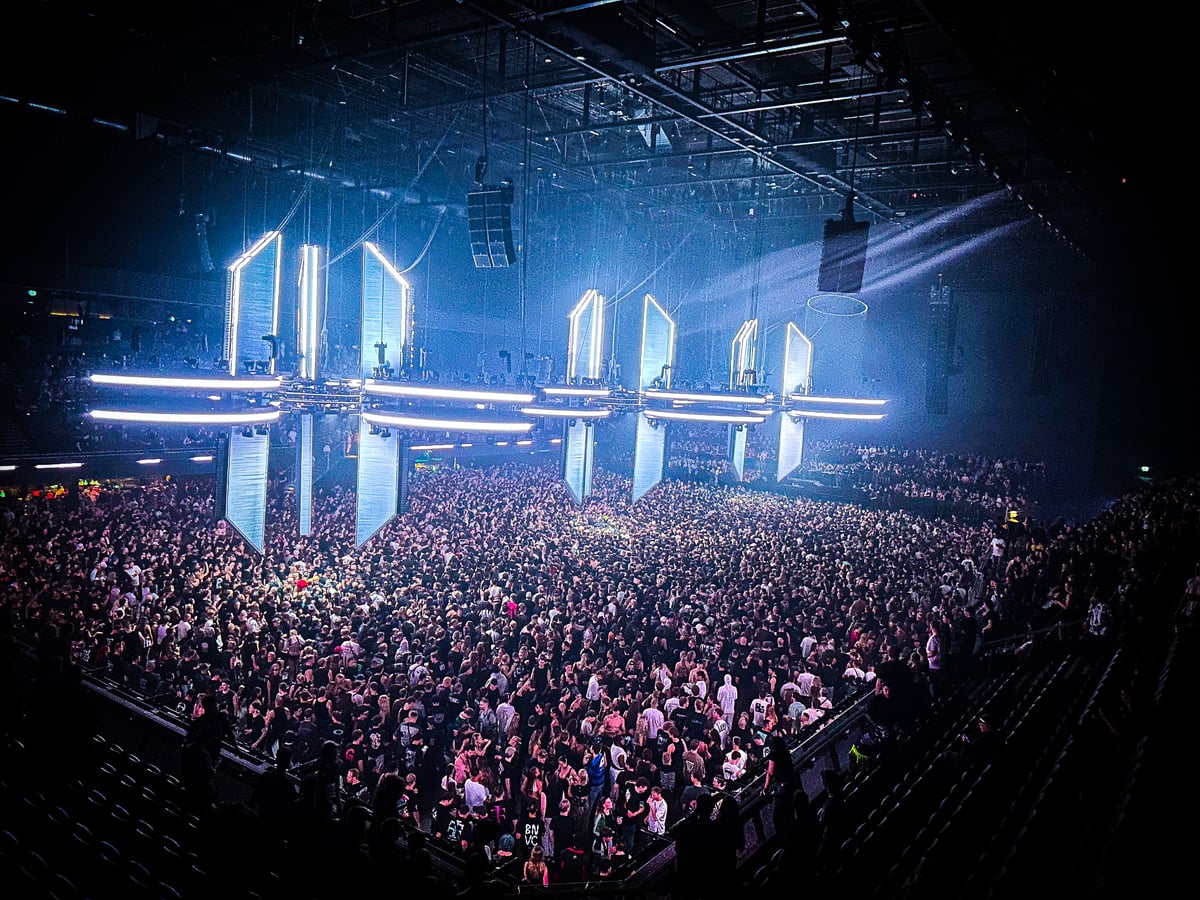 Klangkuenstler bans phones at Ziggo Dome set