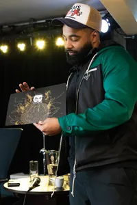 Kunstwerk dat Mula B heeft gekregen van iemand uit het publiek