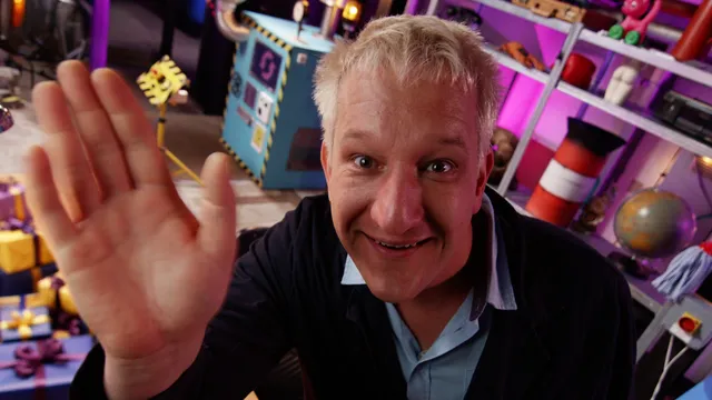 Maarten Bel die zwaait naar de camera