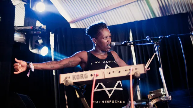 Light Asylum live op Lowlands 2012.