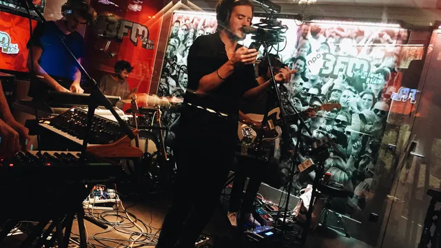 Bazart live in 3voor12 Radio