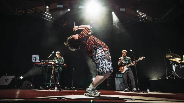 Ana Frango Eletrico op Lowlands 2026